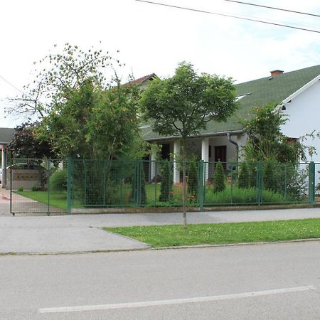 Boulevard Garden House - Free And Save Parking In The Locked Yard Ćuprija Eksteriør bilde